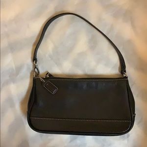 Authentic Coach Hamptons Demi-Pouch (black)